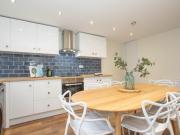 79 Headingley Avenue, Headingley, Leeds, LS6 3ER