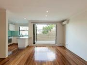 7 / 196 Forbes Street