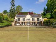 7 bed house for sale