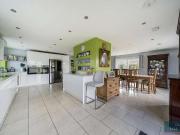 7 bed house for sale