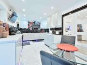 7 bed house for sale