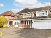 7 bed house for sale