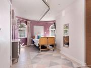 7 bed house for sale