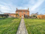 7 bed house for sale