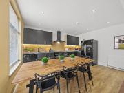 7 bed Mid Terraced House to rent in Leeds West...