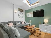 7 bed Mid Terraced House to rent in Nottingham...