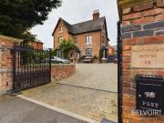 6 bedroom detached house for sale