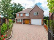 7 bedroom detached house to rent