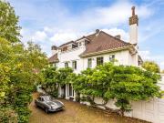 7 bedroom detached house to rent