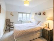 7 bedroom detached house to rent