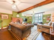 7 bedroom detached house to rent