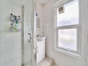 7 bedroom end of terrace house to rent