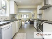 7 bedroom end of terrace house to rent