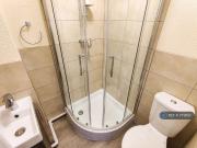 7 bedroom end of terrace house to rent