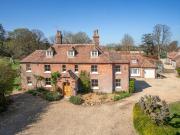 7 bedroom farm house to rent