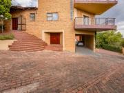 7 Bedroom House in Constantia Kloof