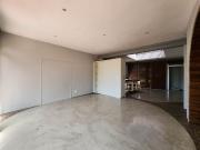 7 Bedroom House in Manors