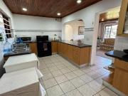 7 Bedroom House in Morgans Bay
