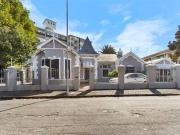 7 Bedroom House in Rondebosch