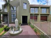7 Bedroom House in Sterpark