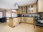 7 Bedroom House in The Orchards