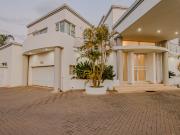 7 Bedroom House in Woodhill