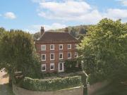 7 Bedroom House Slough Slough LS95926695