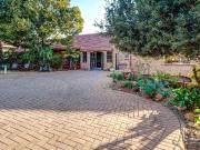 4 Bedroom House For Sale in Kloofendal