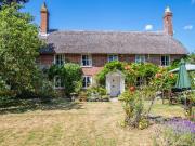 7 bedroom link detached house for sale