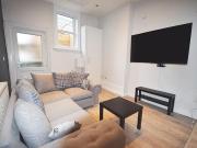 7 bedroom maisonette to rent