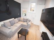 7 bedroom maisonette to rent