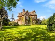 7 Bedroom Property