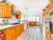 7 bedroom semi detached house to rent