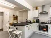 7 bedroom semi detached house to rent