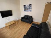 7 bedroom semi detached house to rent