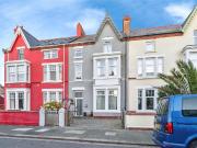 7 bedroom terraced house for sale