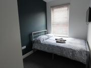 7 bedroom terraced house to rent