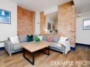 7 Bedrooms 2 bathrooms