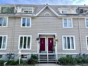 7 Bertrand St Ottawa ON K1M 1Y3 2 Bedroom House for 2700...