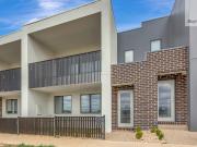 7 Coronation Walk, Kalkallo VIC 3064 Townhouse For Rent...