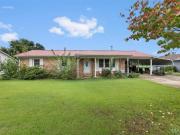 7 E Willow Dr, Charleston, MO 63834