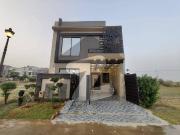 7 Marla Brand New Facing Park House For Sale In Lake...