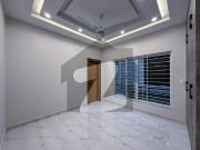 7 Marla Double Unit House in Usman Block Bahria Town...