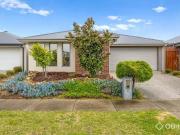 7 Napperby Way, Cranbourne North, VIC 3977