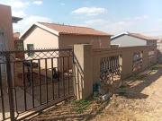 7 rooms! spacious living with income.