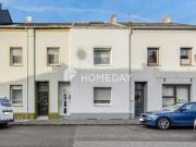 7 Zimmer, 3 Etagen und ein Garten: gepflegtes RMH mit...