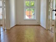 7 Zimmer Altbauwohnung mit großer verglaster Loggia,...