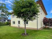 7 Zimmer Haus mit Terrasse, Garage & Garten in...