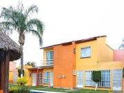 $800,000.00 NEGOCIABLE BONITA CASITA CON UNA RECÁMARAS Y...