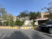 800 Sq Yards House Available For Sale